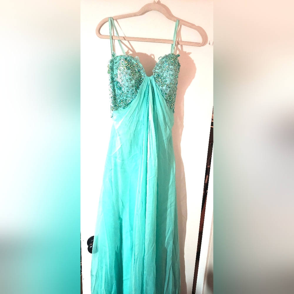 LaFemme Ladies Gown Dress Size 8 Mint Green New Prom Ball